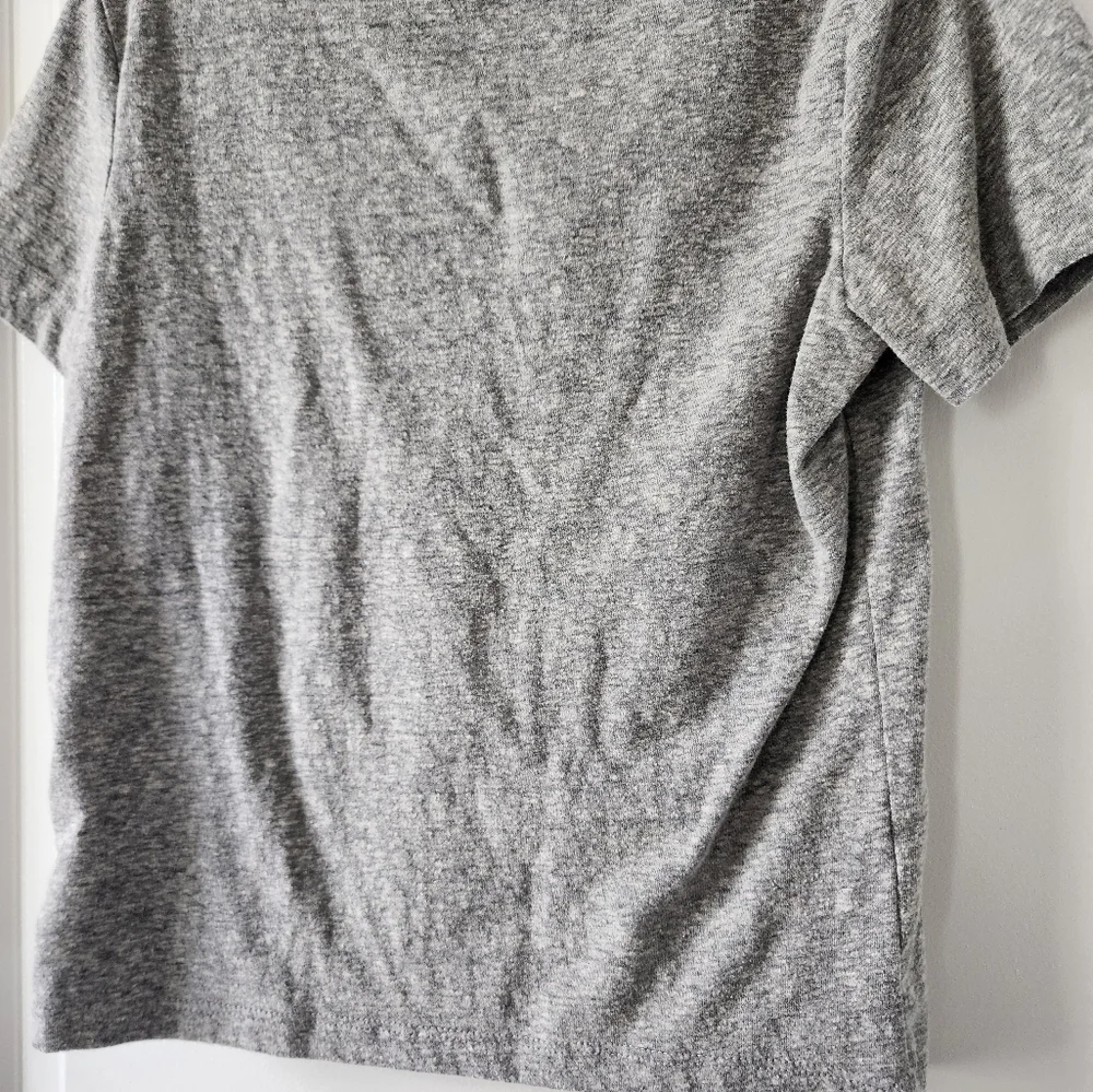 sz 5 Old Navy‎ gray t-shirt minimalist basics neutral